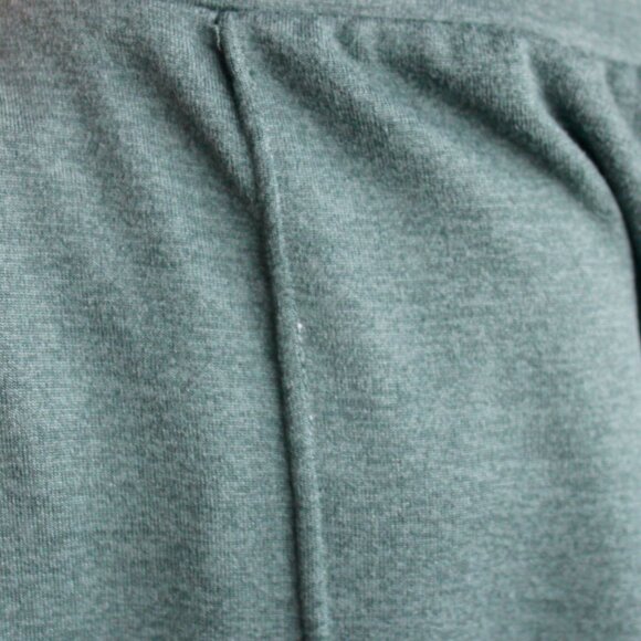 Vuori VW425 Sage Green Halo Essential Wideleg Adjustable Pants Pocket Small - Picture 8 of 8